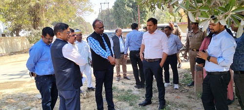 The District Magistrate inspected the works under construction under the CM Grid Scheme