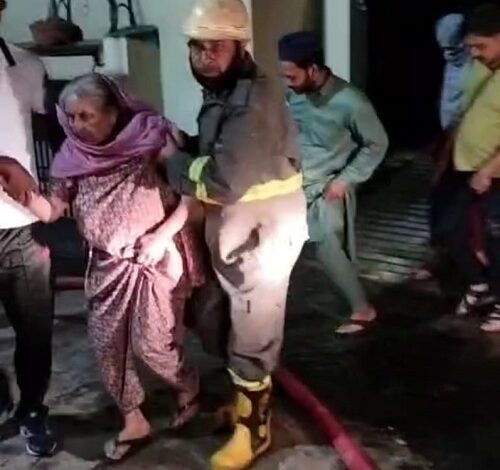 Fire broke out in the basement of Silver Apartment in Jaratganj, extinguished after 1 hour of hard work