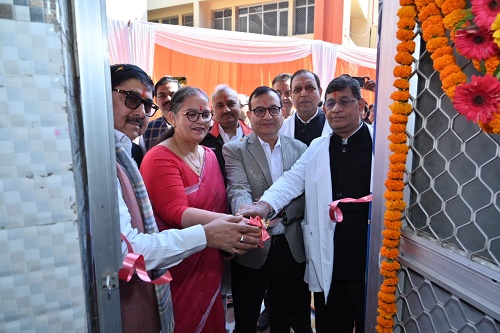 Mayor Sushma Kharkwal inaugurated the Jan Aushadhi Center in Civil Hospital