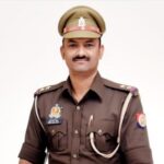 A police inspector who sells 'justice' for ₹5000!