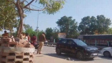 Video of a drunk police inspector went viral on social media. He hit a biker and collected Rs. 5000 from him by showing his power.
