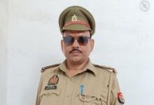 In Jaunpur, a sub-inspector returning from special duty died after being hit by a speeding truck, mourning in the family