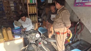 Joint action of Labor Department and Police, two child labourers were freed