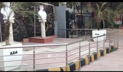 Shahid Smarak Park became deserted after ticket was imposed, now occupied by dogs