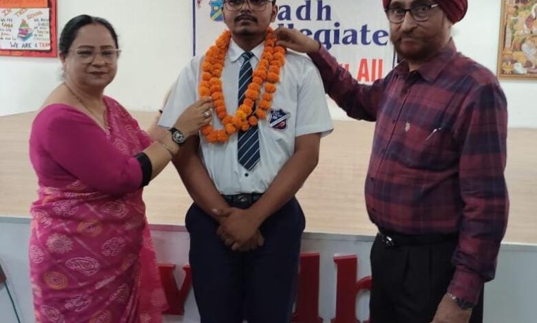 Avadh Collegiate student Bharat Yadav secured fourth position in Lucknow merit list