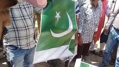 Lucknow: Protest held by burning Pakistani flag after Friday prayers