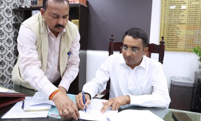 Vishal Singh takes charge as new Information Director of UP