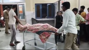 Aligarh: Body of a woman found hanging from a noose, police arrived after information from family, investigation underway