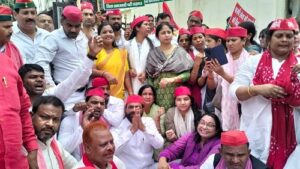 SP's demonstration in Lucknow - Memorandum submitted to the President against death threat and attack on Ramji Lal Suman