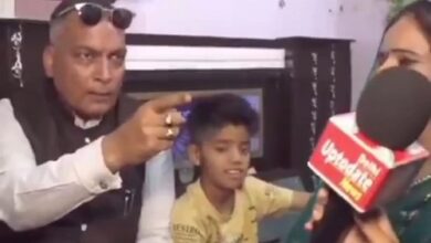 Lawyer AP Singh got angry on calling Seema 'Seema Haider', had a heated argument with the female journalist