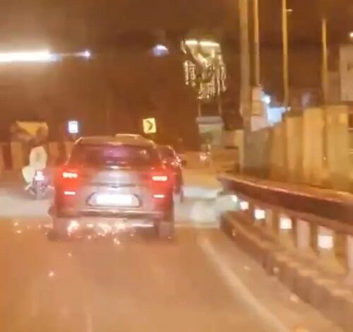 Lucknow: A rich man hit a bike and dragged the bike stuck in the car for kilometres