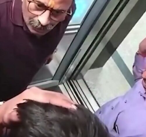 Agra: Video of famous neuro doctor Naresh Sharma's bullying goes viral, he beats up a young man and leaves him bleeding