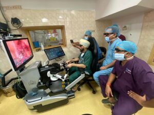 Robotic surgery program launched at KGMU, first successful surgery done with 'Mantra' robot