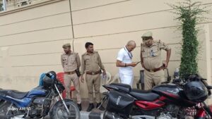 Policemen suffering in the heat: Be it the Vidhan Sabha or the city roads, there is no shade or water for the police