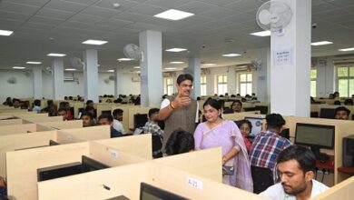 Rajni Tiwari inspected the examinations in Lucknow University, gave instructions for transparent examination