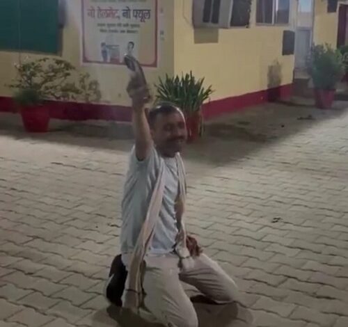 Unnao: Father kept crying while looking for his missing daughter, police accused of negligence