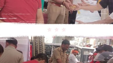 A grand feast was organized at the Naka police station, the inspector distributed prasad and offered bhog to Lord Hanuman