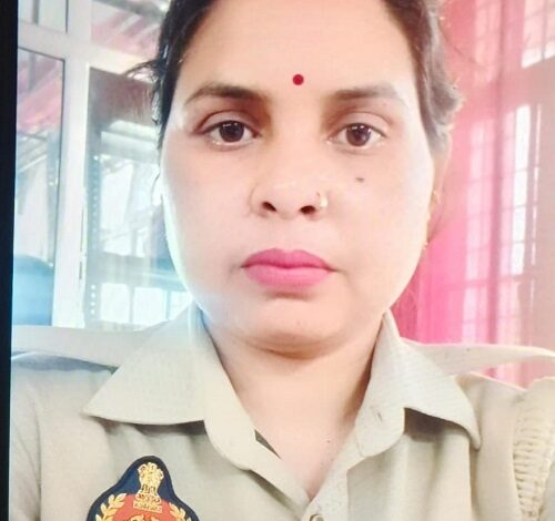 Muzaffarnagar: Uncontrolled car hits highway railing, female head constable dies a painful death