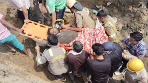 There is also such a face of Hapur police which is full of humanity
