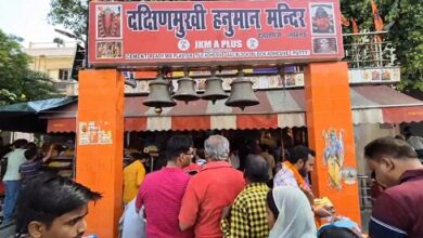 A huge crowd of devotees gathered to visit the south-facing ancient temple of Hanuman ji