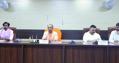 Varanasi: CM Yogi Adityanath held a review meeting on development and law and order, gave strict instructions