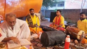 Sixth day of Shrimad Bhagwat Katha at Kali Mata Chaura located in Krishna Nagar Colony, crowd of devotees gathered