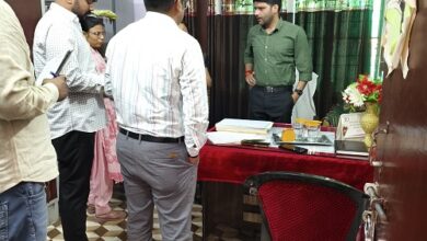 Lakhimpur: CDO Abhishek Kumar takes strict action in Kasturba Vidyalaya, careless staff punished