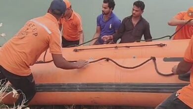Lucknow: After a dispute with his wife, a lawyer jumped into Indira Dam, a relative jumped in to save him, both missing