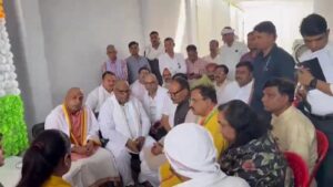 Deputy Chief Minister Brajesh Pathak reached the house of martyr Shubham Dwivedi in the terrorist attack, said – 'Shubham's sacrifice will not go in vain'