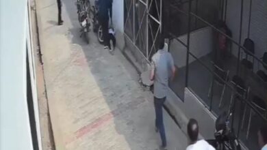 Lucknow: Advocate Pawan Singh suddenly dies in Tehsil premises, heartbreaking incident captured on CCTV