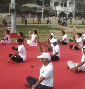 Ayodhya Municipal Corporation organized Yoga Day: Mass yoga in three parks under the "One Earth, One Health" campaign