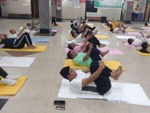 Yoga becomes a lifesaver for health: Special session on Yoga Day at Balrampur Hospital