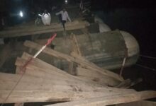 Pinahat: The pontoon bridge on the Chambal river broke down, a trolley full of bricks became the cause of the accident