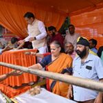 A huge feast was organized in the capital Lucknow