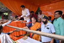 A huge feast was organized in the capital Lucknow