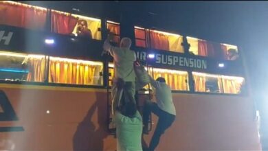 Firozabad: 'Ride of death' running on the roads, terror of illegal buses continues
