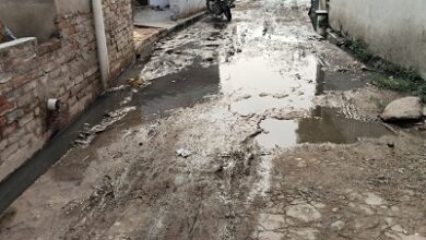 Lucknow: People are facing the problem of waterlogging in Salempur Patora of Para area, Zone-6 officers are unaware