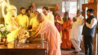 Gorakhpur: CM Yogi reached Gorakhnath temple, took blessings of Baba Gorakhnath
