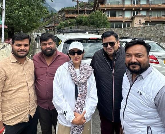 A huge influx of tourists flocked to Manali, the presence of film stars increased the craze