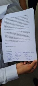 Aligarh: Strong protest by students in AMU against stopping of marksheet