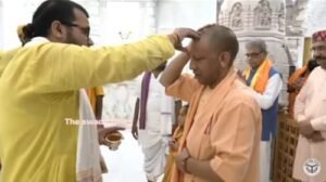 Ayodhya: CM Yogi Adityanath visited Hanumangarhi, will worship in Ramlala's court