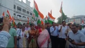 Lucknow: Huge crowd gathered in Swachh Sankalp Tiranga Yatra, Mayor took a pledge to make Lucknow number 1