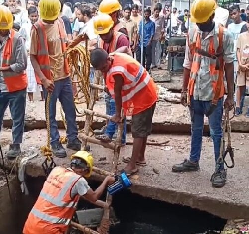 Lucknow: Young man swept away in drain due to heavy rain, SDRF and police are searching
