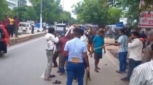 Breaking News: BJP MLA's uncle beaten up on the road in Agra, viral video causes uproar