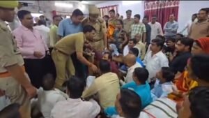 Lucknow: ADM Finance and Revenue misbehaved with principals and parents during Sampoorna Samadhan Diwas, created ruckus and staged a sit-in