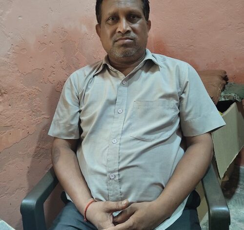 Prayagraj: Junior assistant of excise department caught red handed taking bribe of 13 thousand, big action by anti corruption team