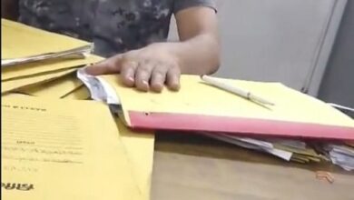 Lucknow: Another revelation of corruption in Municipal Corporation, Tax Department clerk caught taking bribe