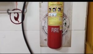 Divisional Commissioner did a surprise inspection of the district hospital, expressed displeasure after seeing many shortcomings in the hospital