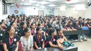 Awareness campaign organized in Lucknow to prevent cyber crime, safety tips given to students