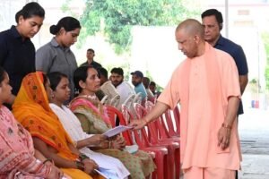 Gorakhpur: Third day of CM Yogi Adityanath's visit, heard grievances in Janta Darshan